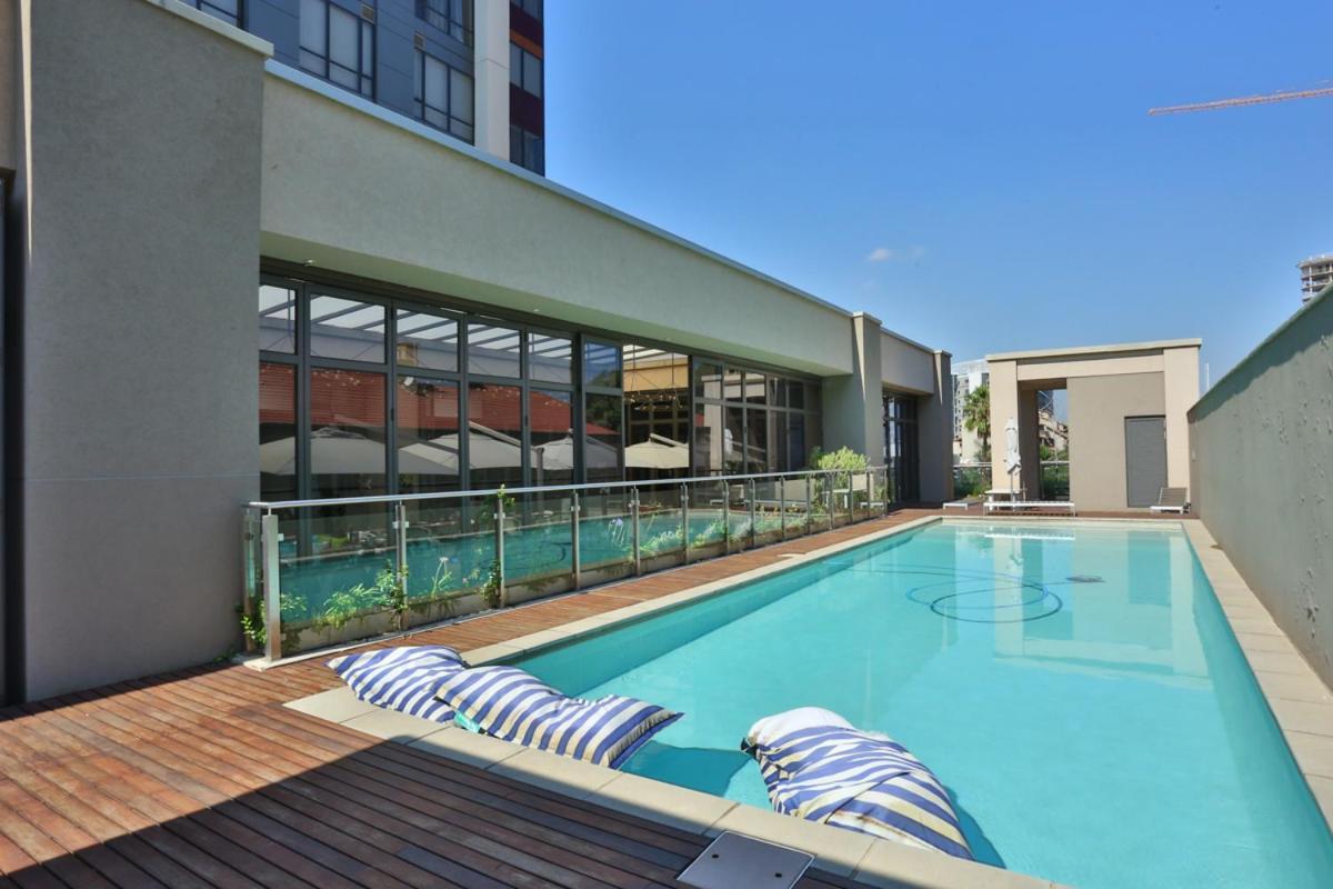 305 Sandton Skye Johannesburg Exterior photo